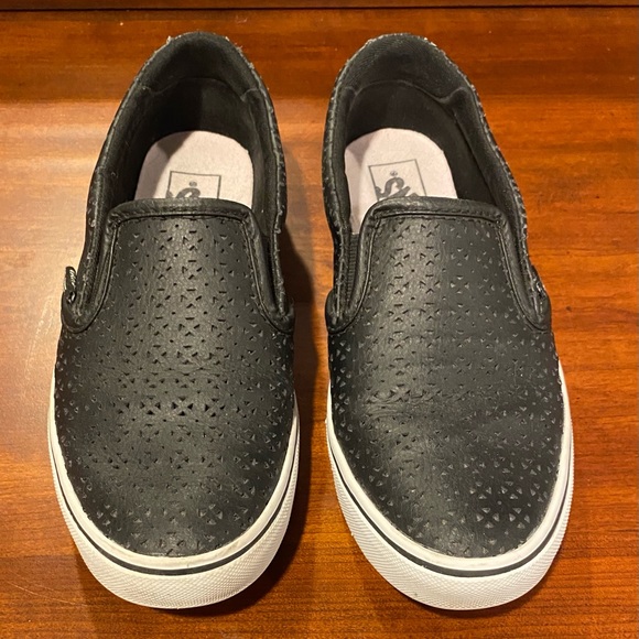 Black Slip On Vans Women Size 7 Pre-Owned - Picture 2 of 6